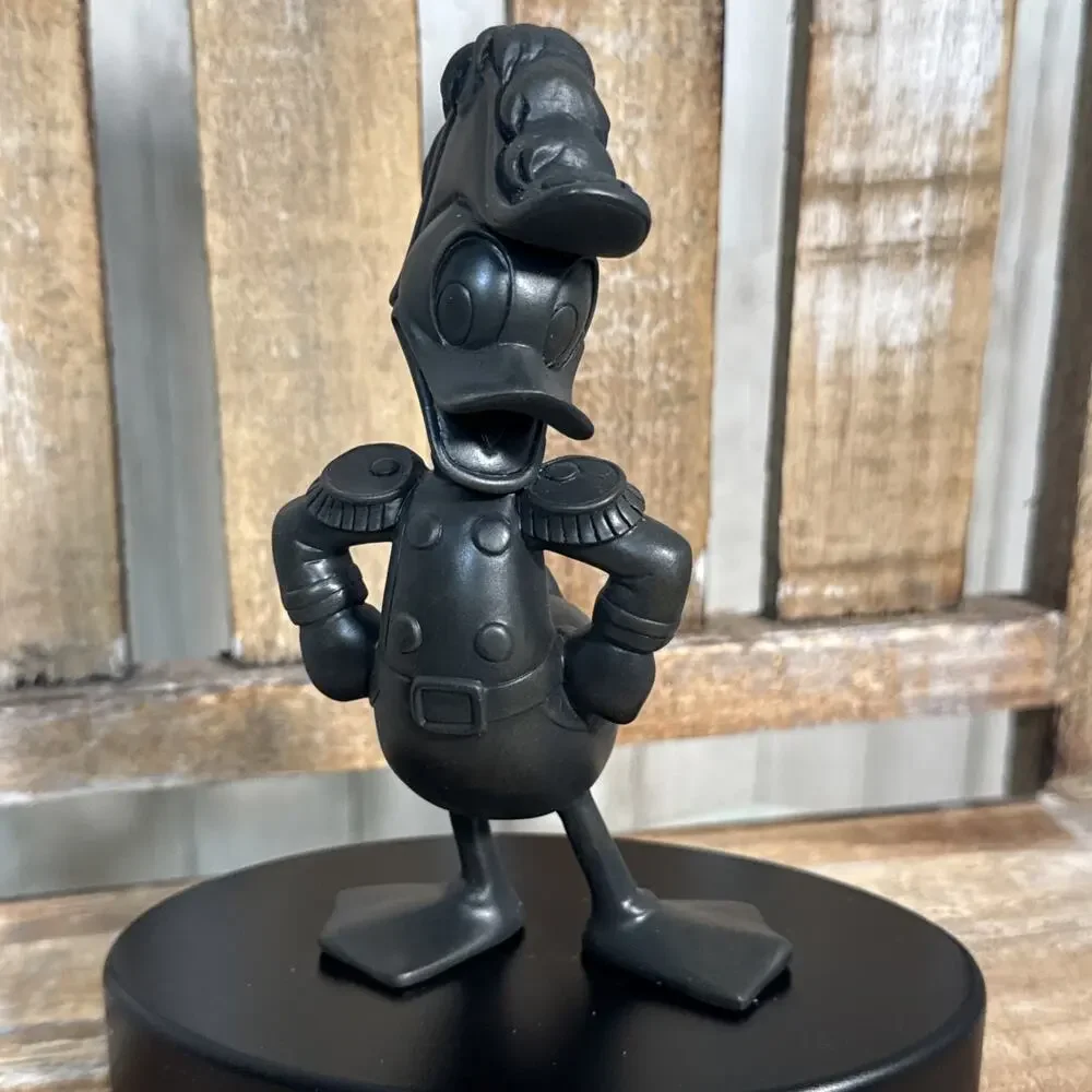 Disney Cruise Line DCL Dream Admiral Donald Duck Figurine Statue Bronzer NIB